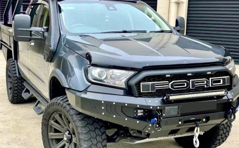 Přední pevnostní nárazník s držákem navijáku s LED světly FORD RANGER T6 2019+