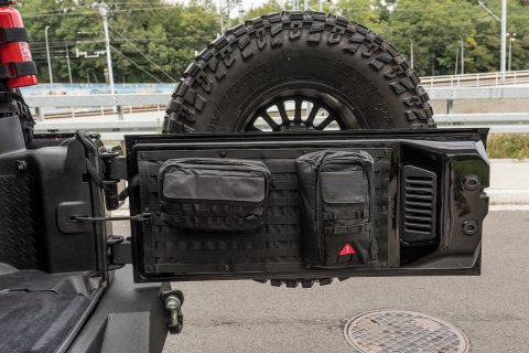 ORGANIZÉR A LÉKÁRNIČKA NA ZADNÍ DVEŘE JEEP WRANGLER JK