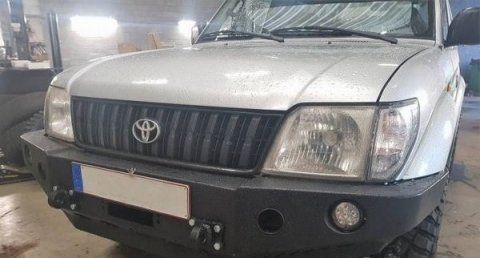 PŘEDNÍ PEVNOSTNÍ NÁRAZNÍK bez rámu  s montážní plotnou navijáku TOYOTA PRADO LC90 - LC 90 i LC95 1996-2002