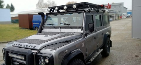 Land Rover Defender 110