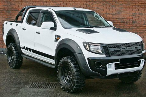 Přední maska černá FORD RANGER T6 2011-2015  (předfaceliftová verze)