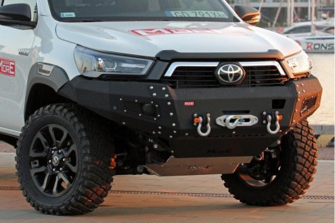 Ocelový přední nárazník Toyota Hilux REVO