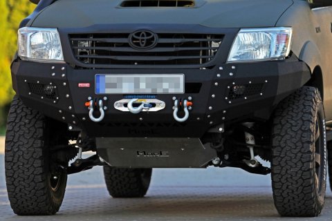 Přední ocelový pevnostní nárazník Toyota Hilux Vigo 2011-2015