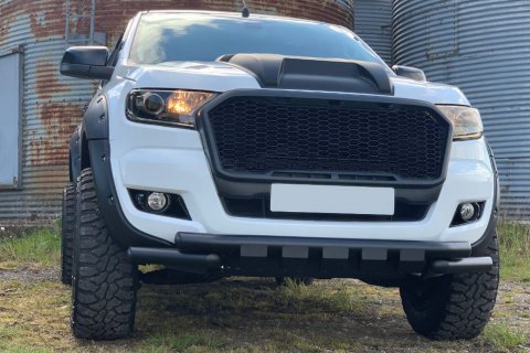 Přední maska s LED osvětlením pro FORD RANGER T7 2016-2018